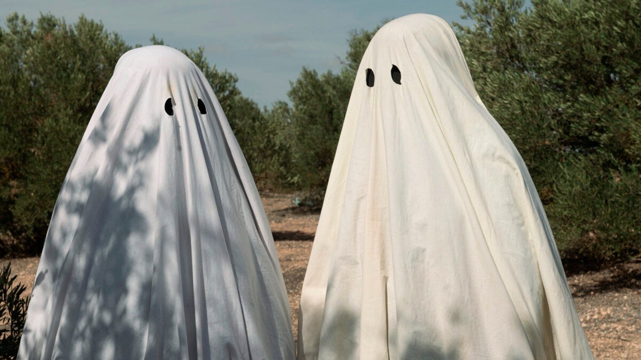 Still Life with Ghosts Movie Screenshot 4