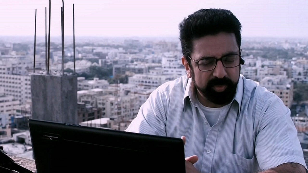 Unnaipol Oruvan Movie Screenshot 1