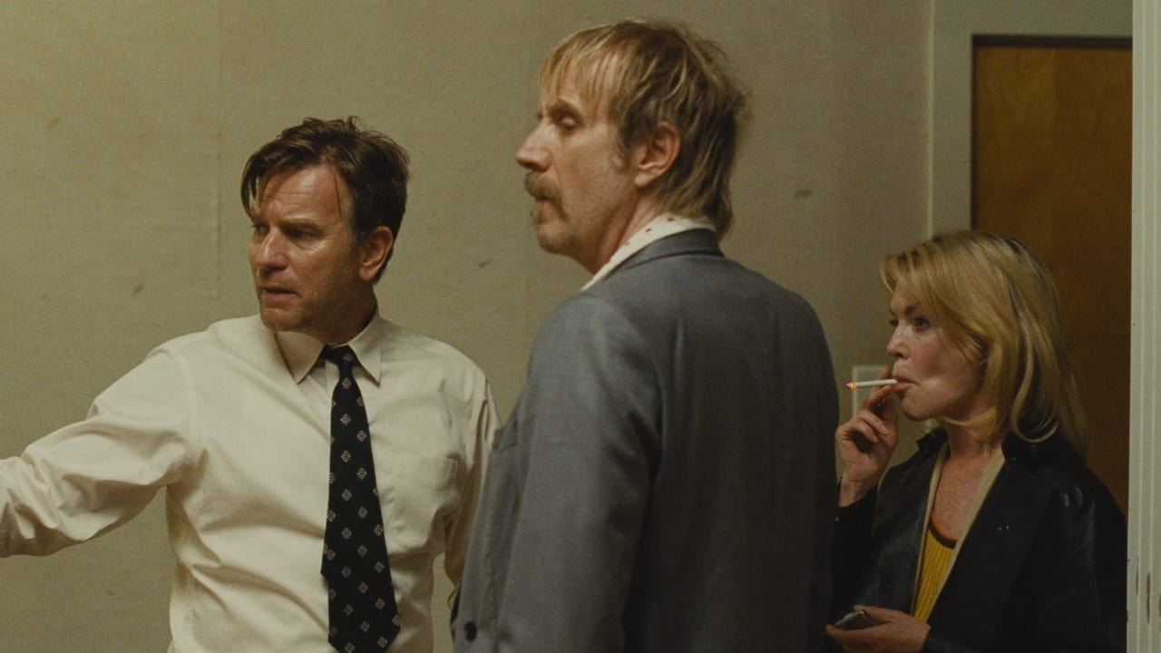 Mother, Couch Movie Screenshot 3