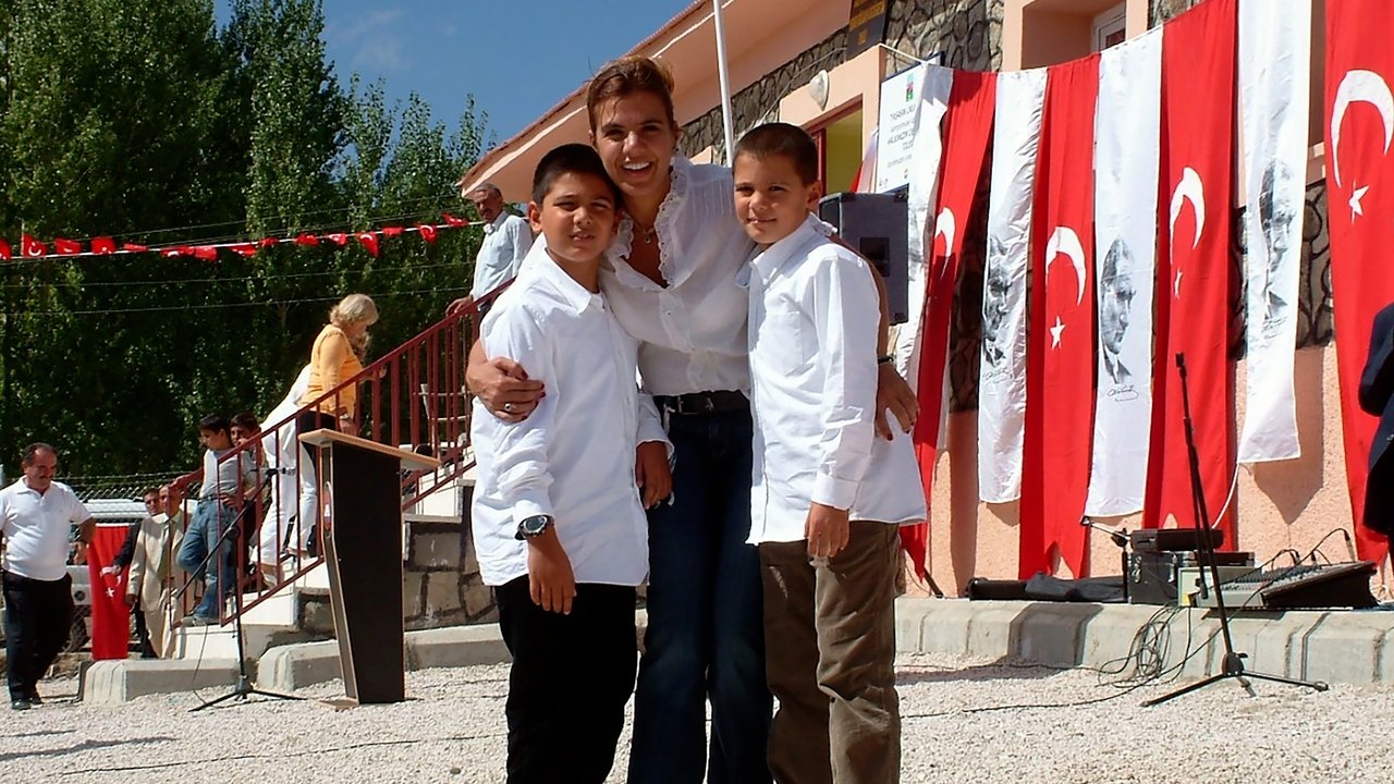 Dokunduğum Yürekler Movie Screenshot 1
