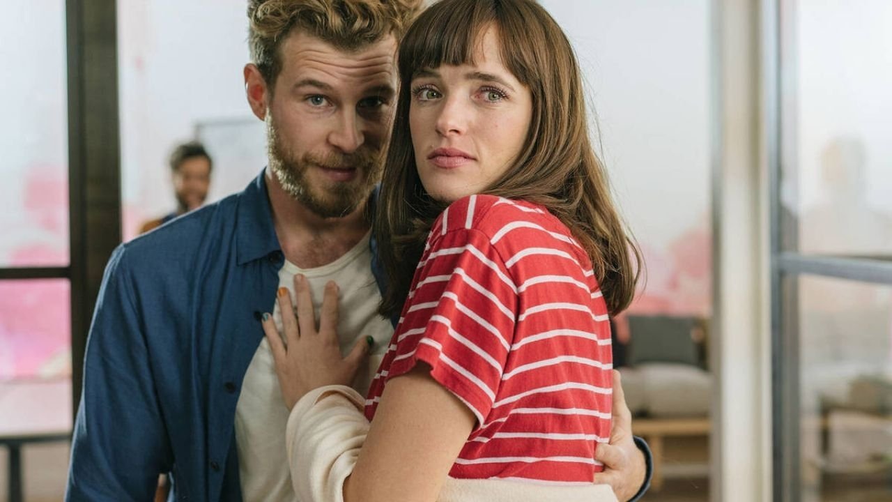 Crazy About Her Movie Screenshot 2