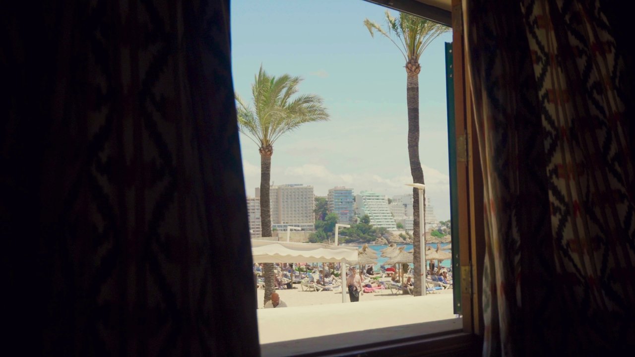 Catalina and Magaluf Movie Screenshot 1