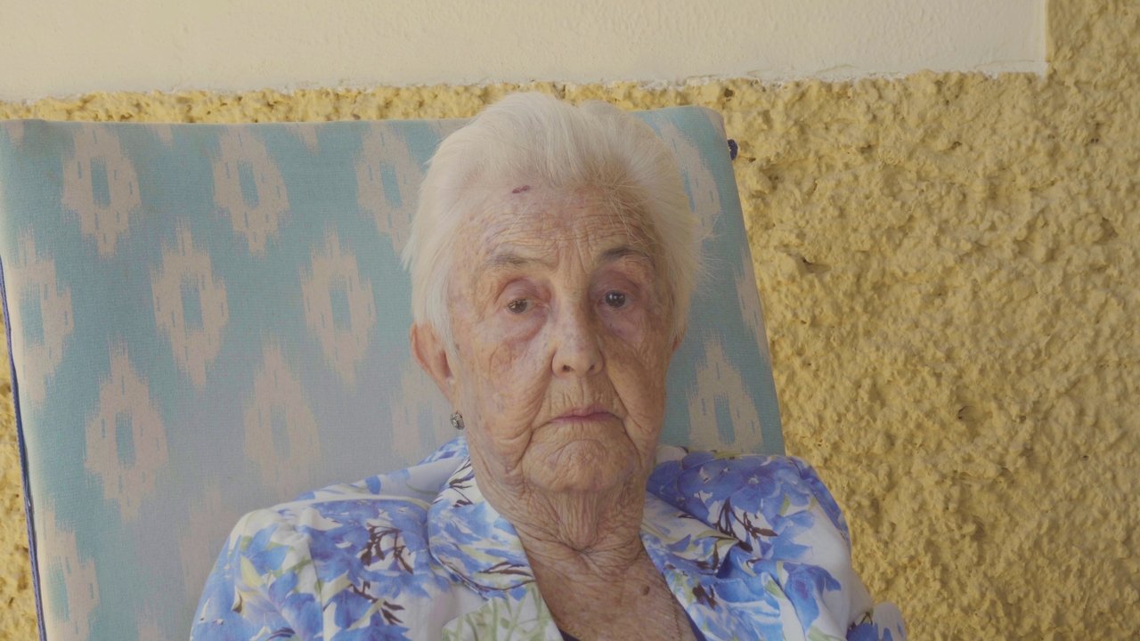 Catalina and Magaluf Movie Screenshot 3