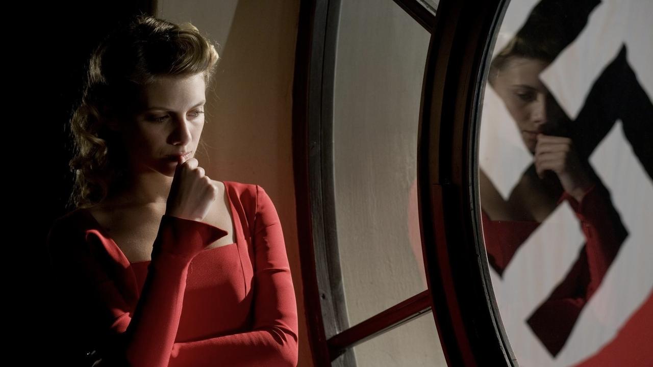 Inglourious Basterds Movie Screenshot 1
