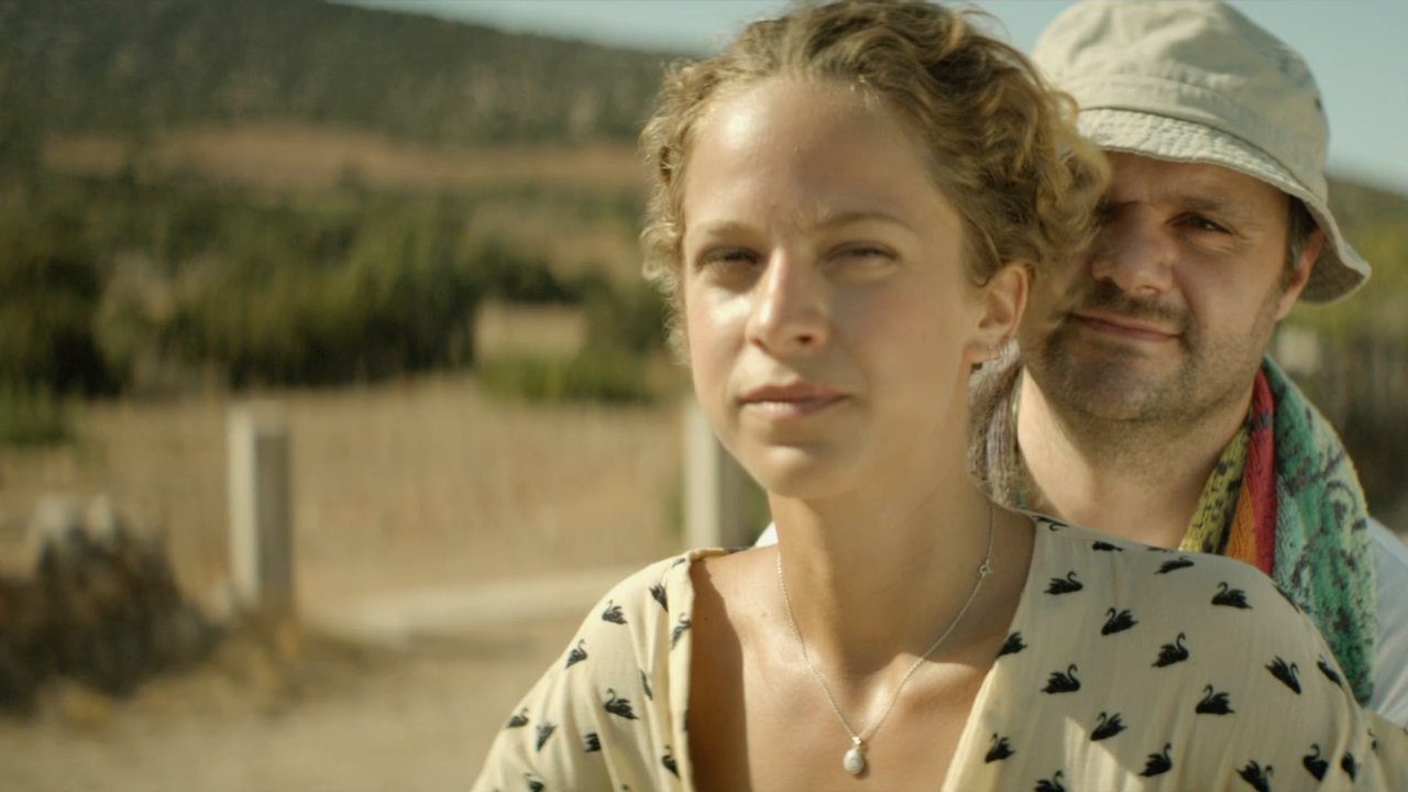 Suntan Movie Screenshot 3